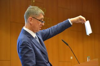 Jeden den Andreje Babiše je učebnicí populismu v k...